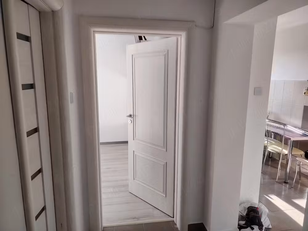 Vând apartament 3 camere Titan