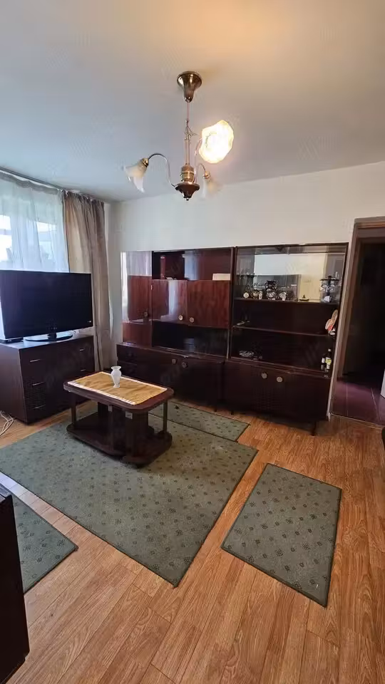 Vand apartament 3 camere - Cina