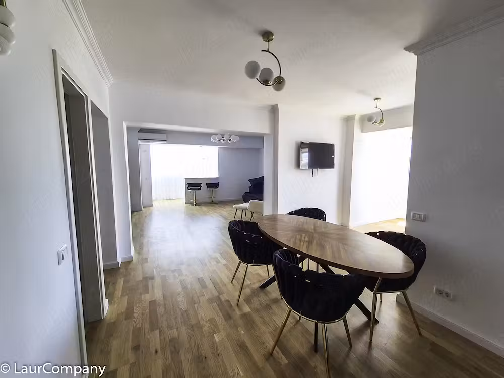 Inchiriere Apartament 3 camere Ultracentral Pitesti