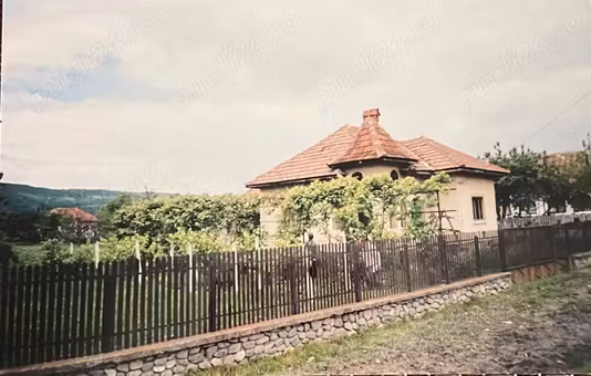 Casă Furnicosi