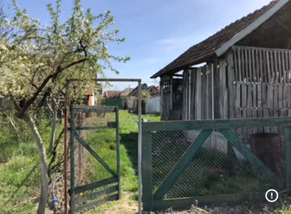 Vand casa vacanta in Ianosda,Bihor,renovata,cu baie,apa curenta,canalizare,gaze la poarta,la asfalt
