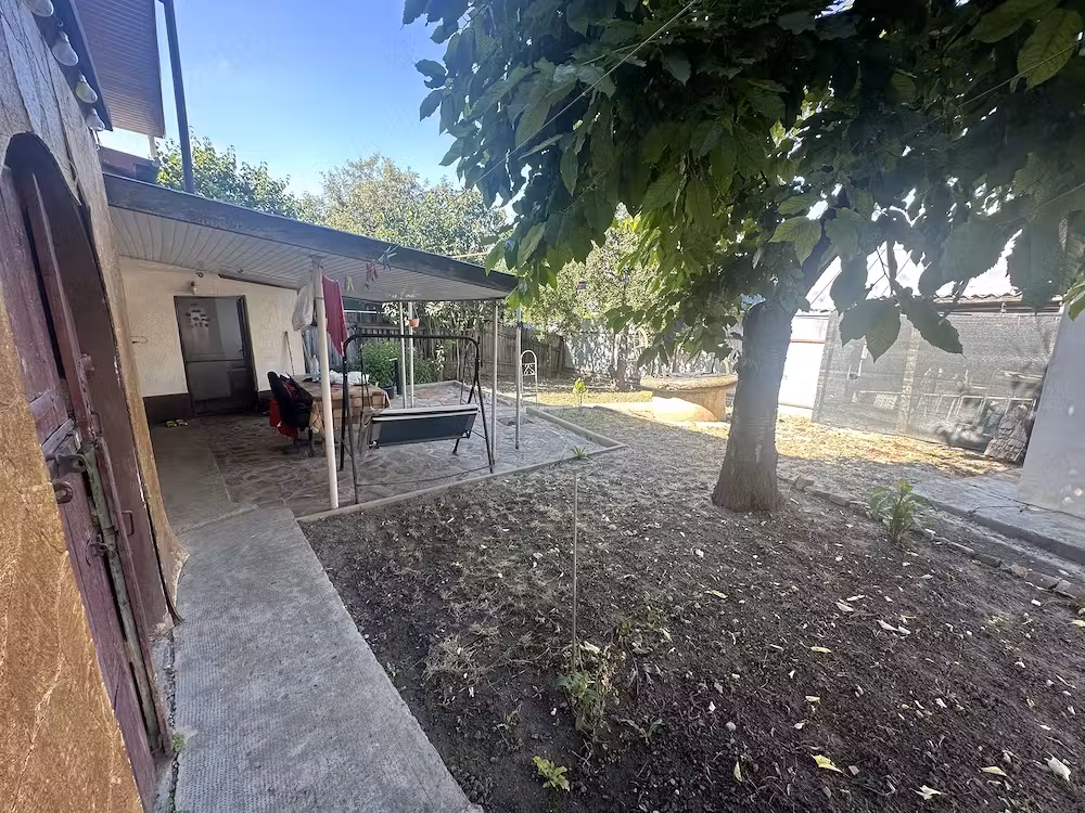 Casă de vânzare în zonă centrală sau schimb cu apartament!
