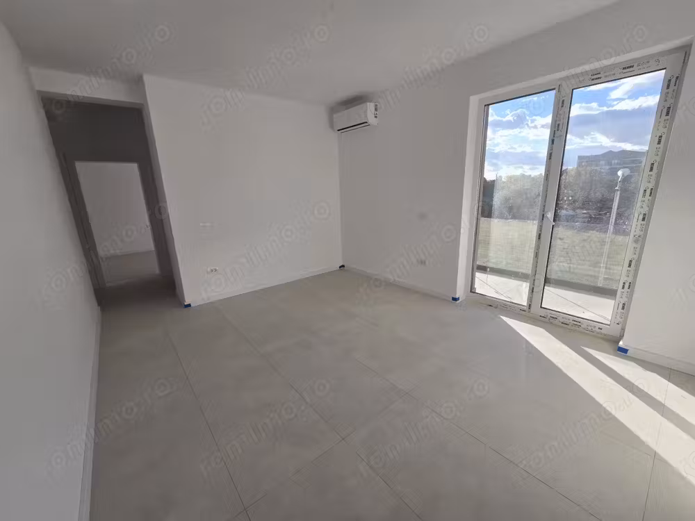 Langa ESO. Decomandat. Bucatarie inchisa. Terasa spatioasa.