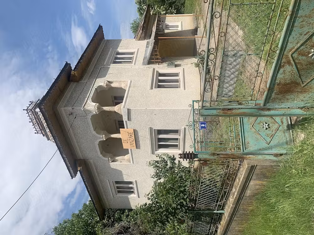 Casa de vanzare
