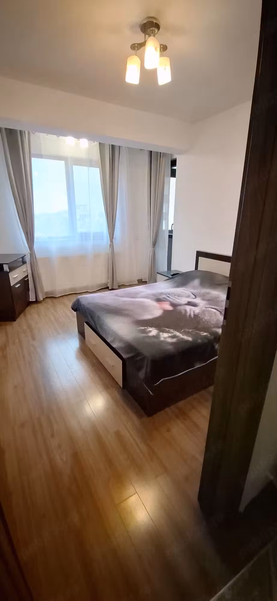 Proprietar   Închiriez modern 2 camere, 67 mp - Centrală, AC, Str. Șaradei (Lângă Parc Bazilescu)