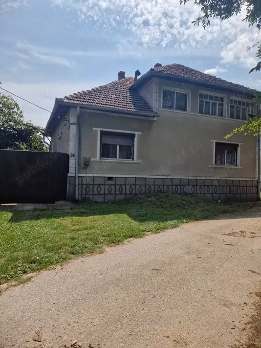 Casă Lunca