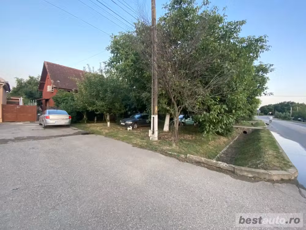 Vând casa in centrul Ghirodei sau schimb
