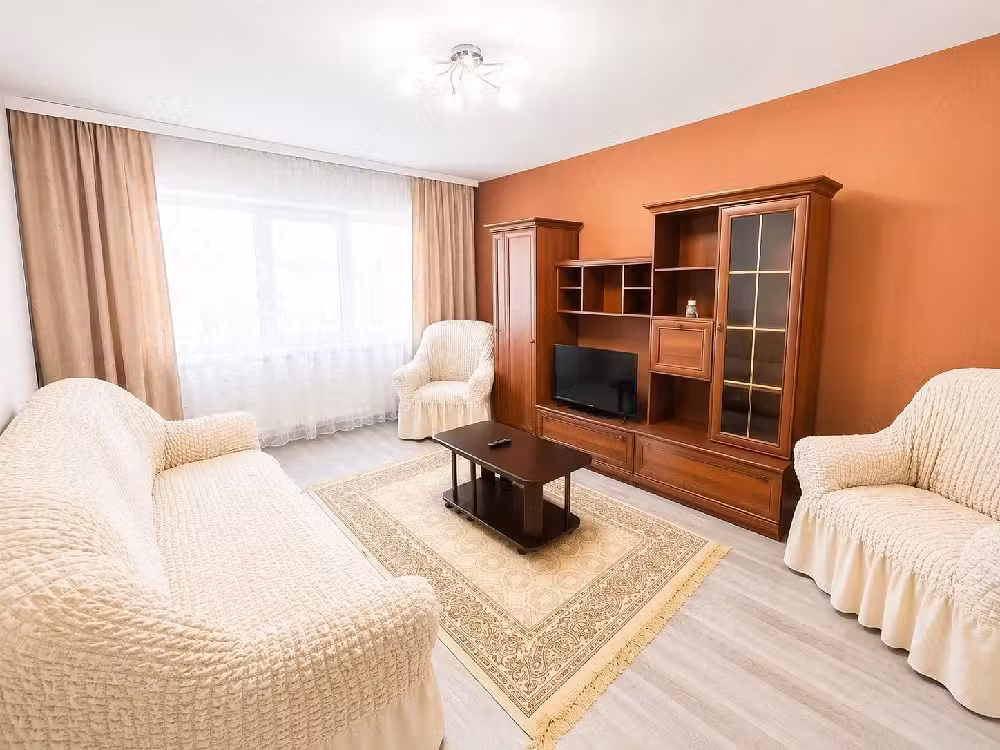 inchiriez apartament 3 camere