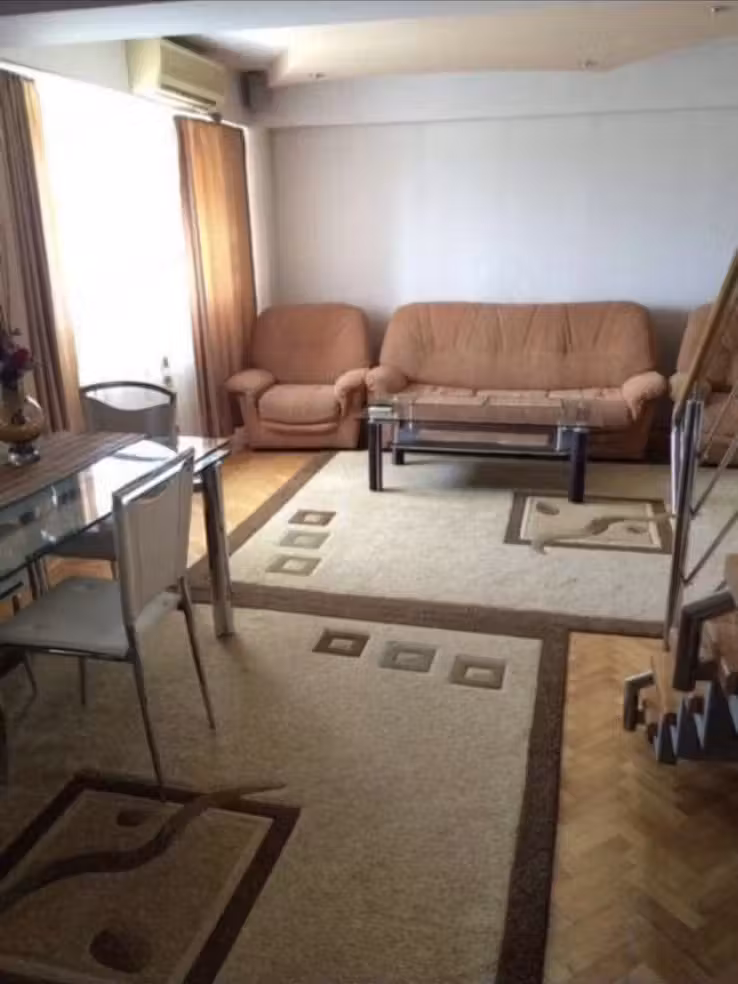 Apartament de închiriat în centru