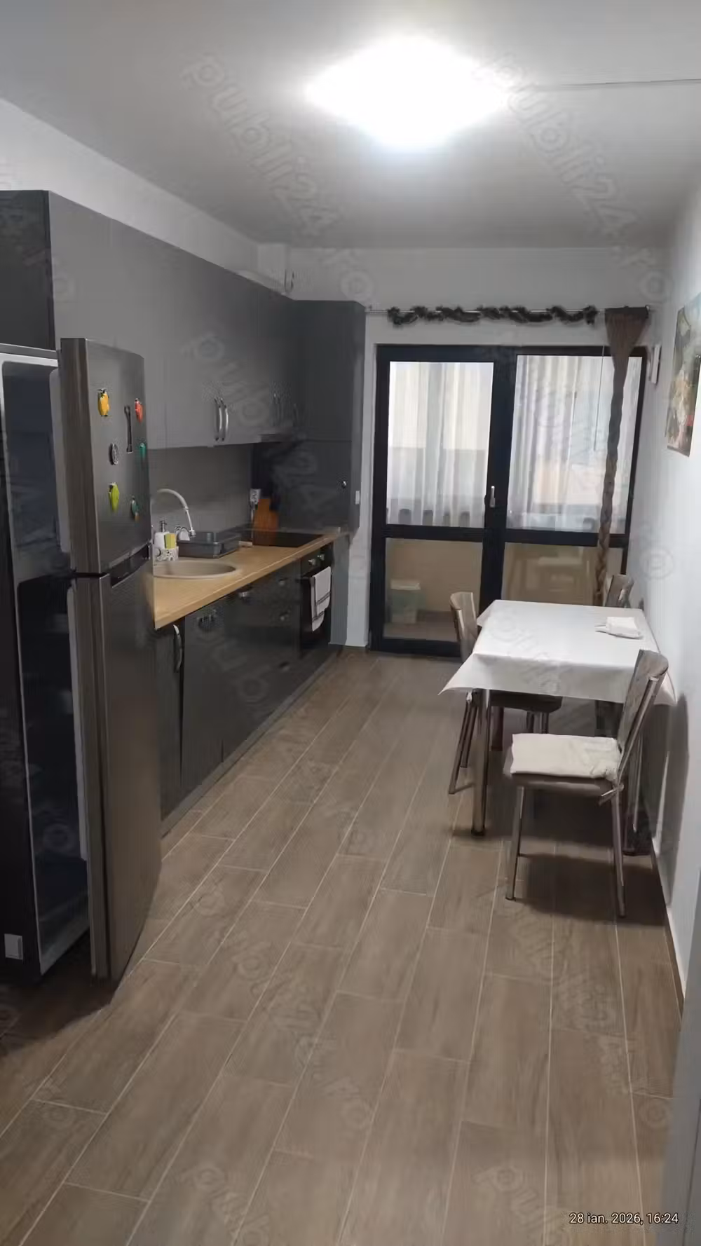 garsonieră decomandată