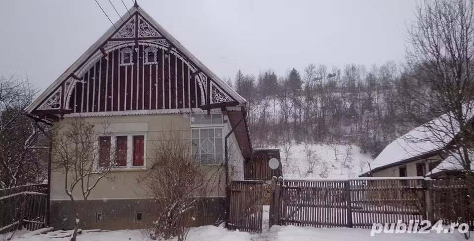 Vânzare Casă +teren la 7 km de masivul Vlădeasa  SĂCUIEU, jud. Cluj