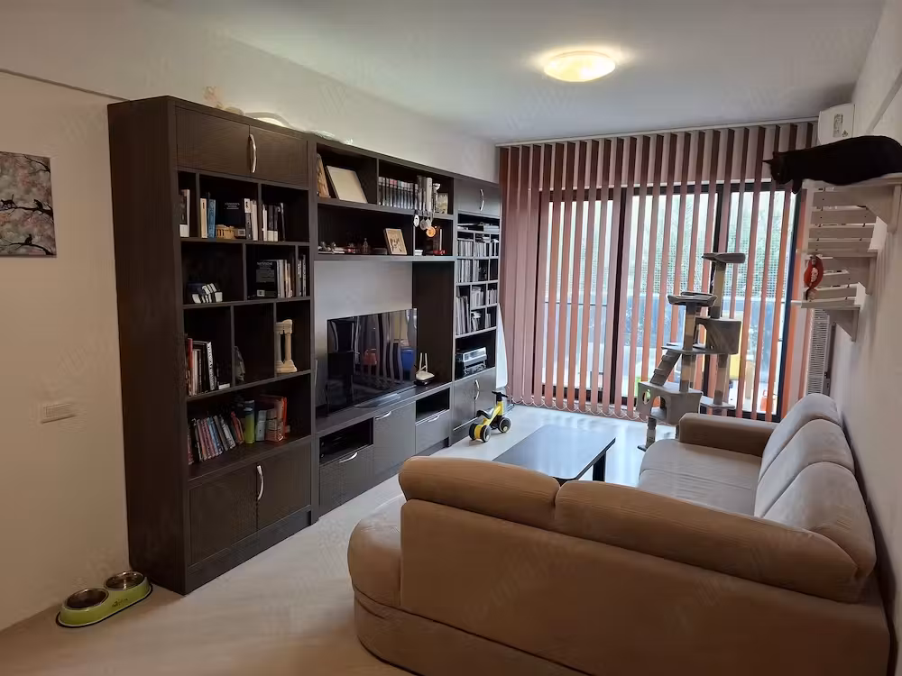 DIRECT proprietar: Ap. 2 camere in bloc nou, zona linistita, cu multa vegetatie.