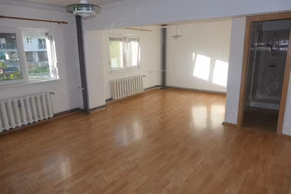 Apartament · 4 camere · 76 m², Arad, Arad
