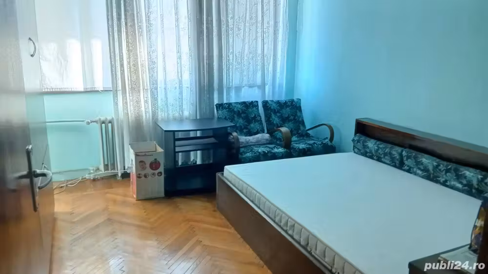 vand apartament 3 camere