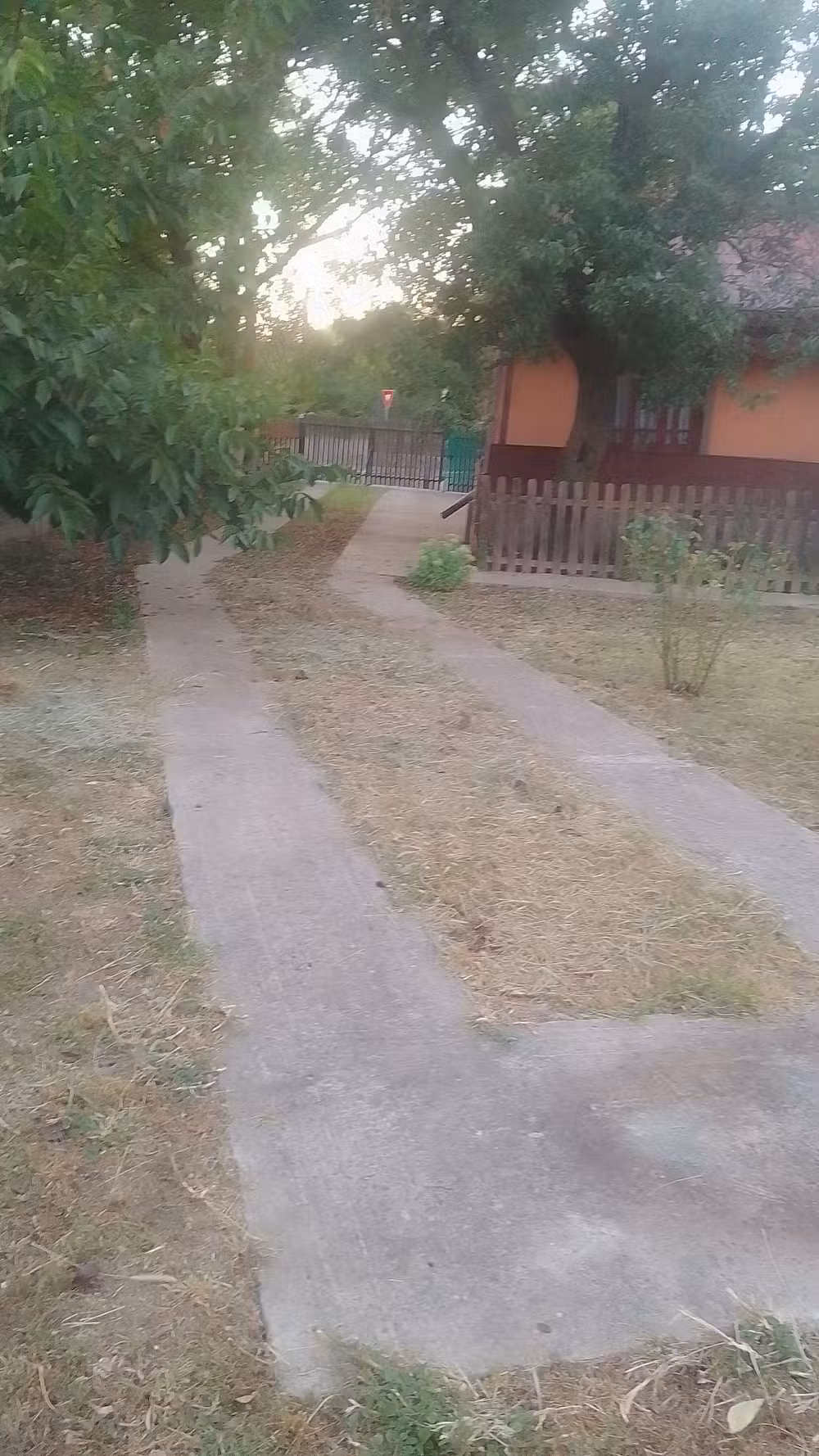 Casă de vânzare, com. Axintele sat Frumușica jud.Ialomița, 60 km de București