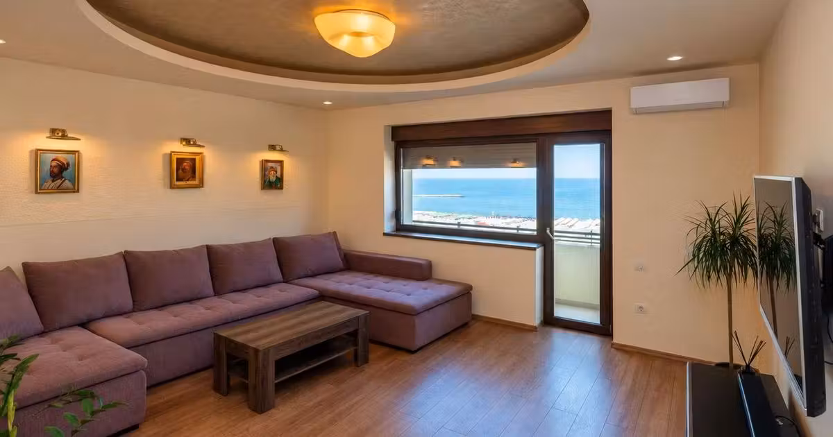 Apartament de vânzare cu 3 camere, mobilat în zona Peninsula, Constanța
