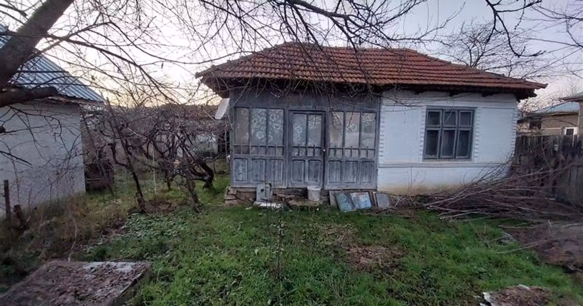 Teren intravilan de vânzare de 1353 mp, în Beceni
