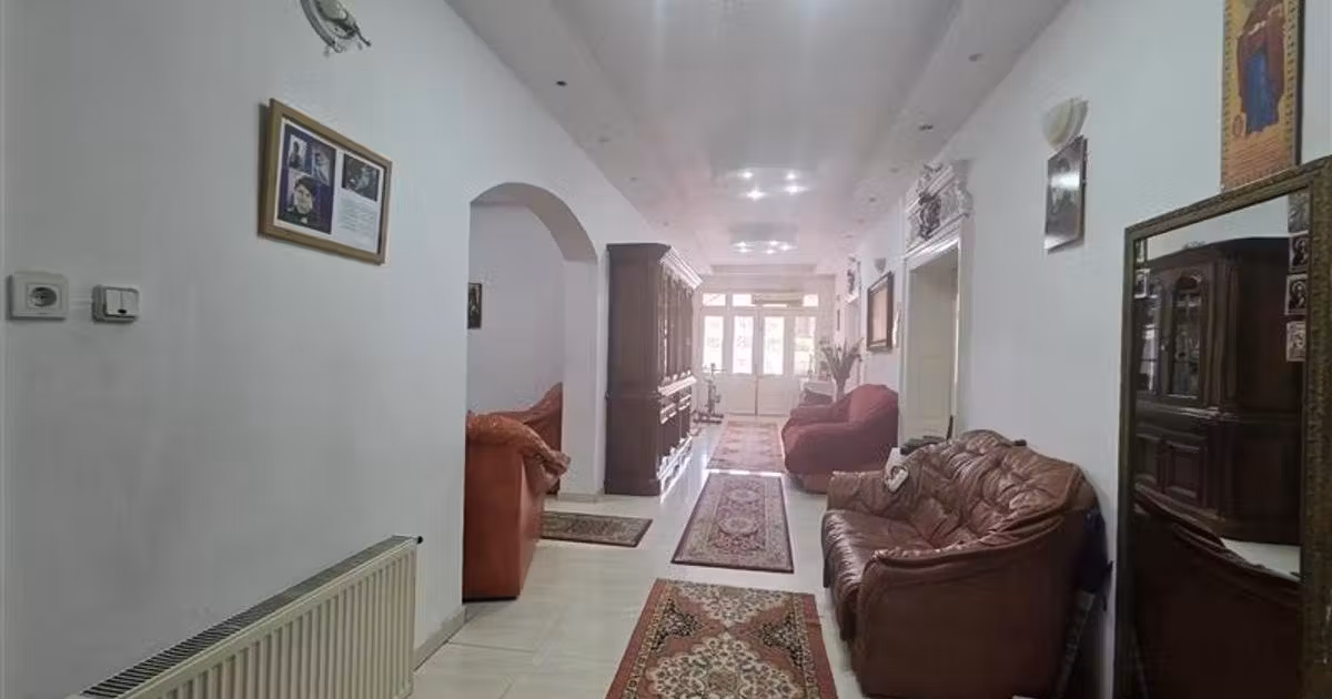 Casă de vânzare cu 4 camere în zona Central, Craiova