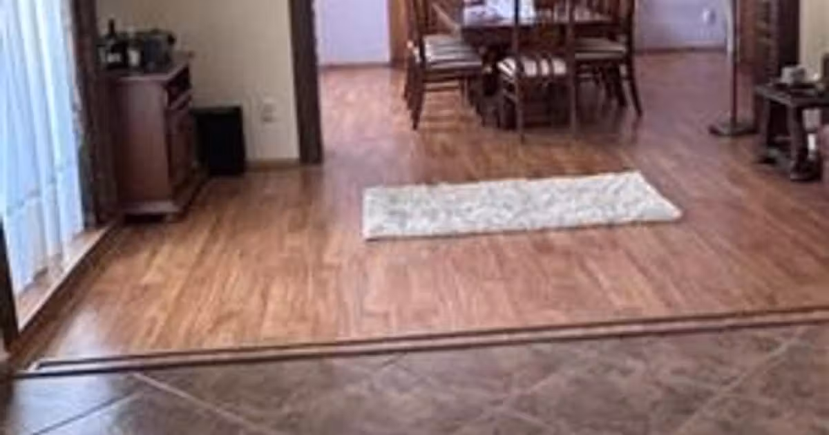 Casă de vânzare cu 6 camere în zona Lăpuș, Craiova