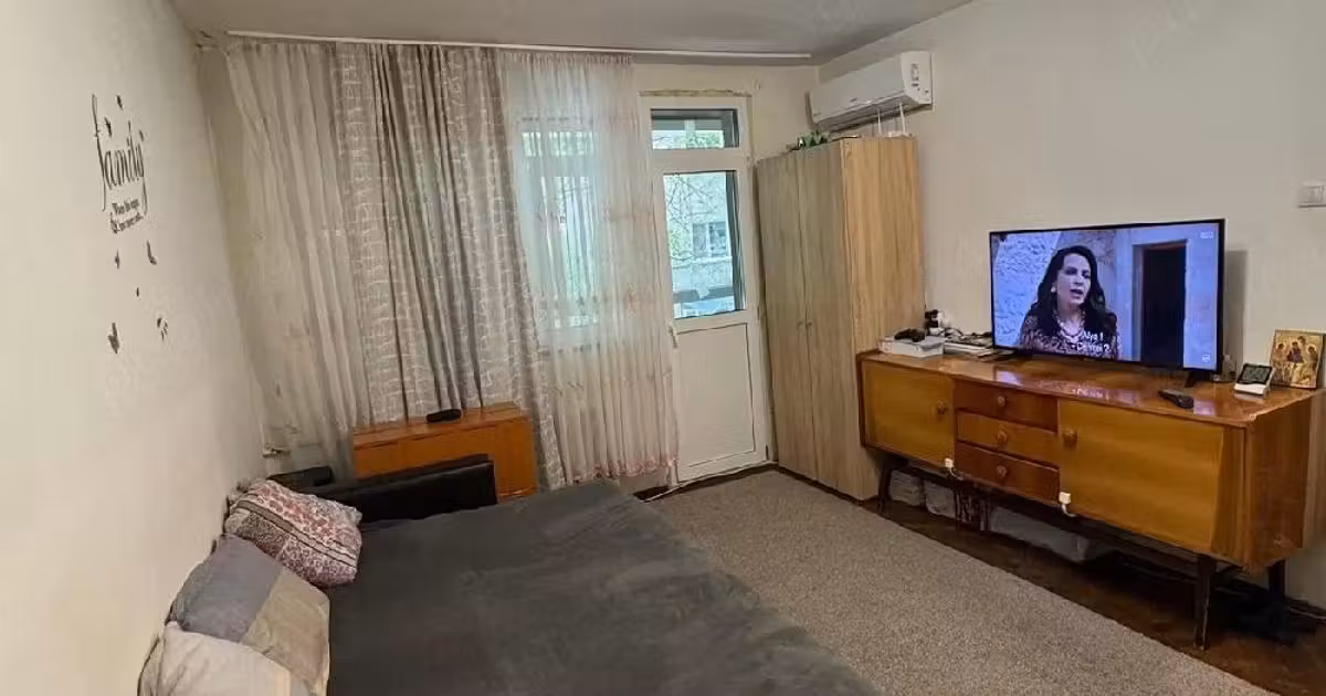 Apartament de vânzare cu 2 camere, mobilat în zona Berceni, Sector 4