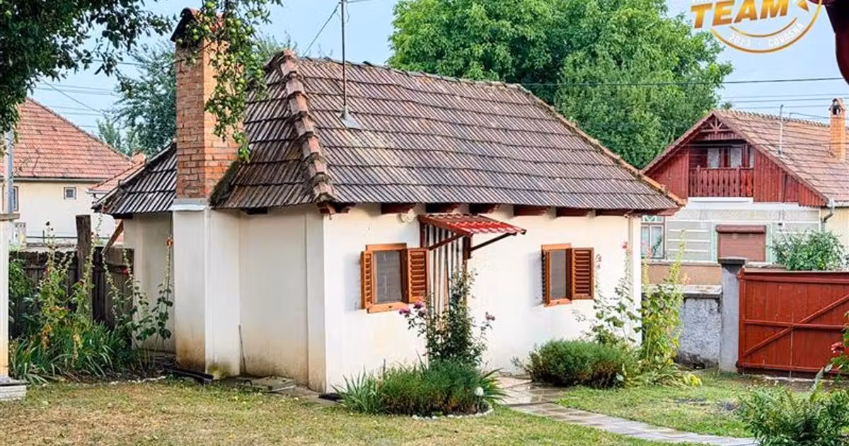 Casă individuală de vânzare cu 4 camere, mobilată în Cernat