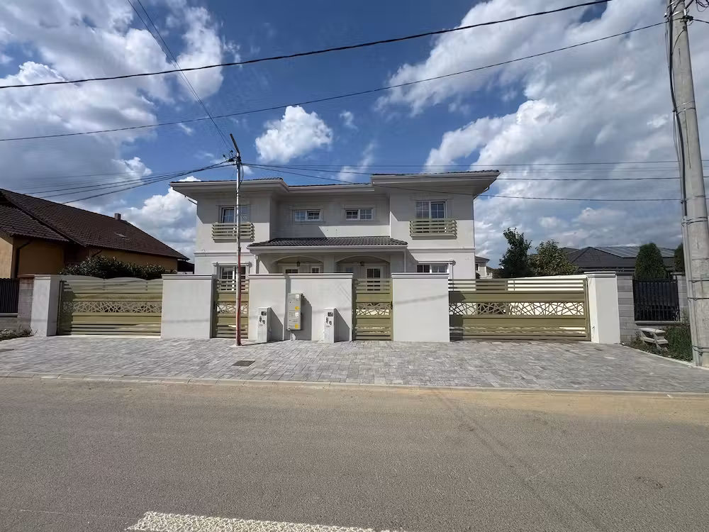 Casa de lux de vanzare in Chisoda 6 camere