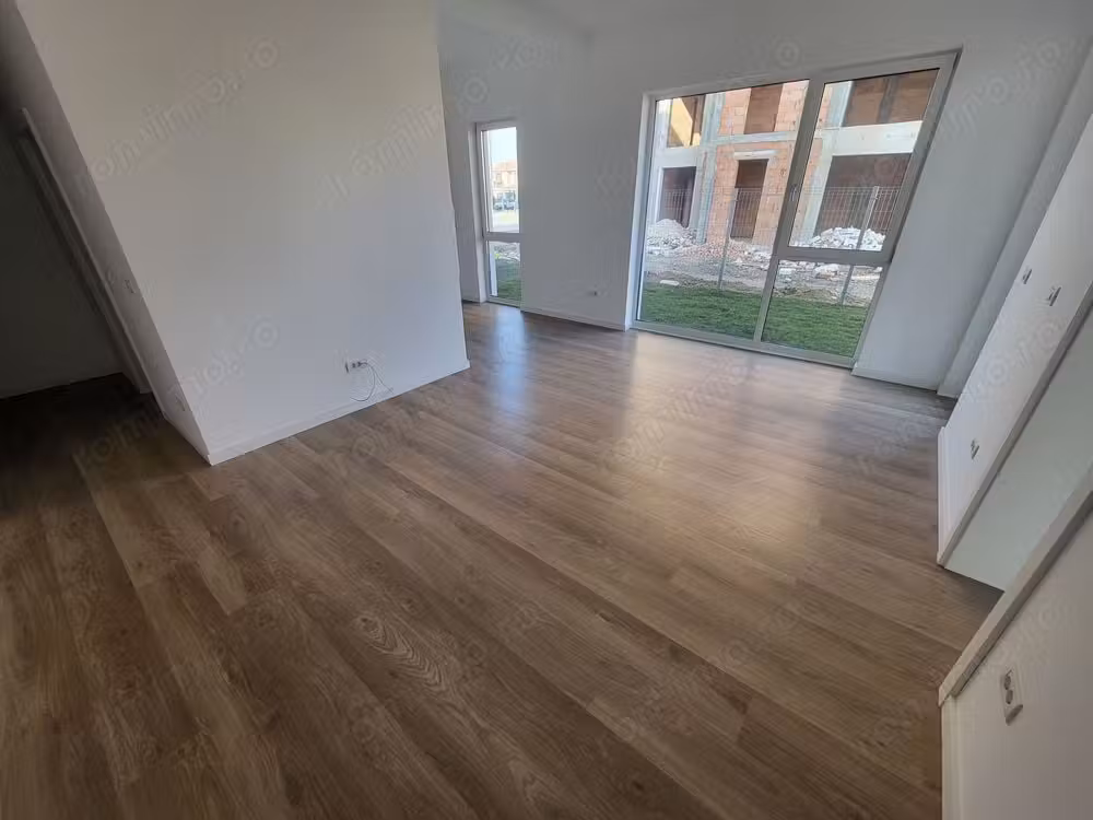 COMISION%. BLOC NOU in ORAS. Gradina proprie. Spatios