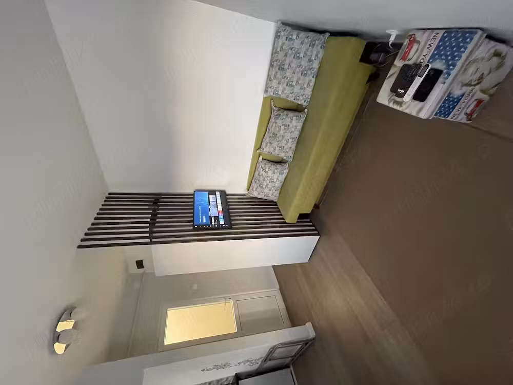 Vând garsonieră renovată