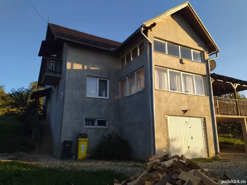 Casă · 6 camere · 500 m², Independenței, Bistrița