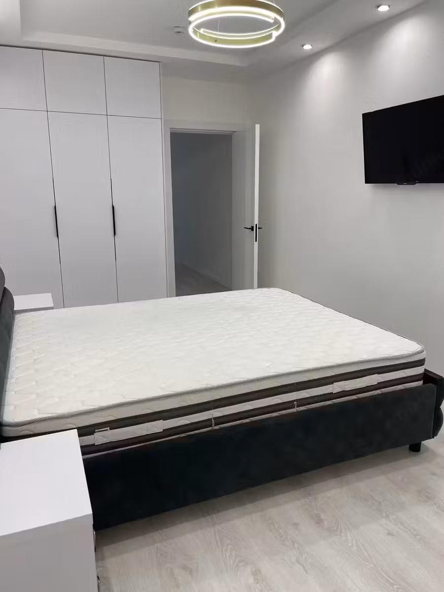 Apartament cu 2 camere de închiriat în zona Eroii Revoluției