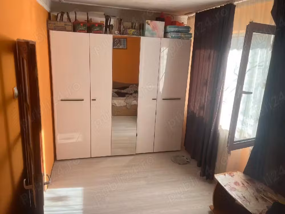 vand apartament