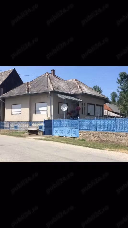 Casă Manastireni