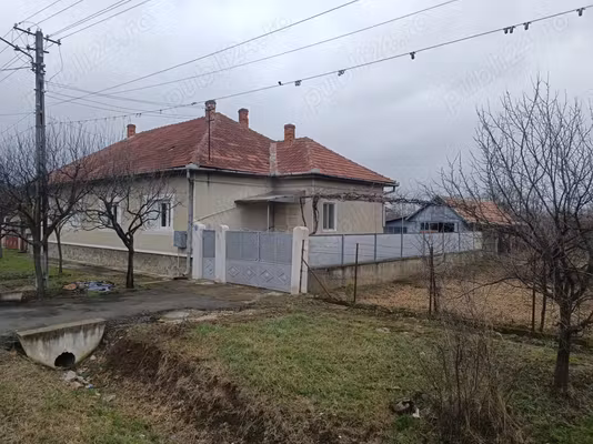 Casă Ineu