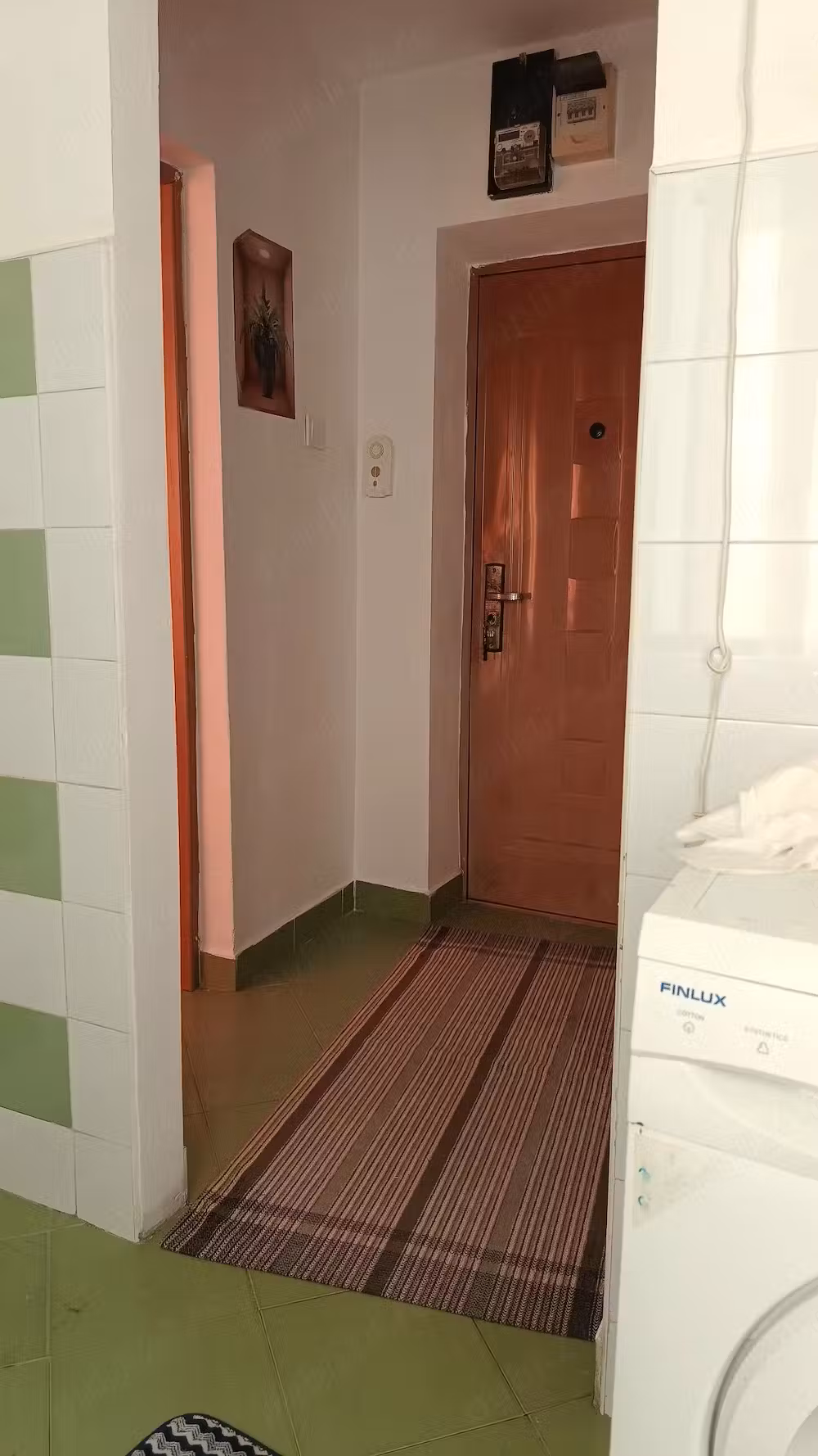 Închiriez garsonieră Deva, etaj 3.