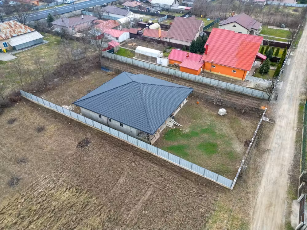Casa parter la gri Dumbrava Com.Itesti