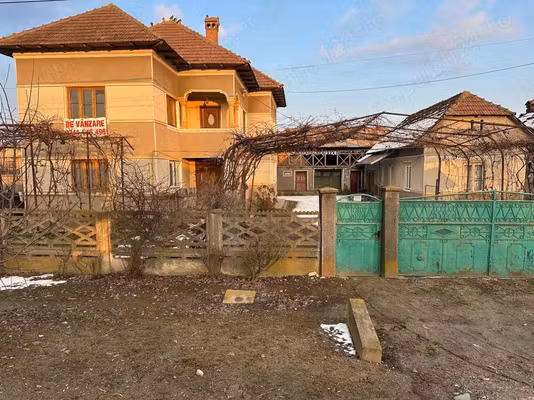 Casă Babeni