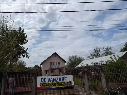 Casă Buhusi