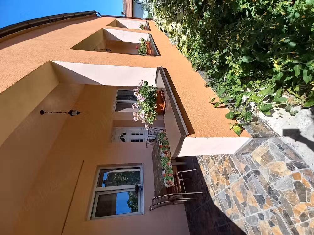 Proprietar,  ofer spre inchiriere apartament spațios la casă-zona Mehala, Timișoara