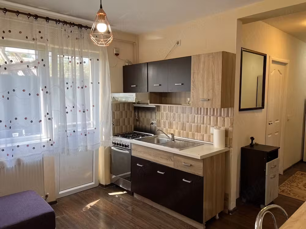 Inchiriez Apartament 1 camere si gradina Floresti Zona Tera