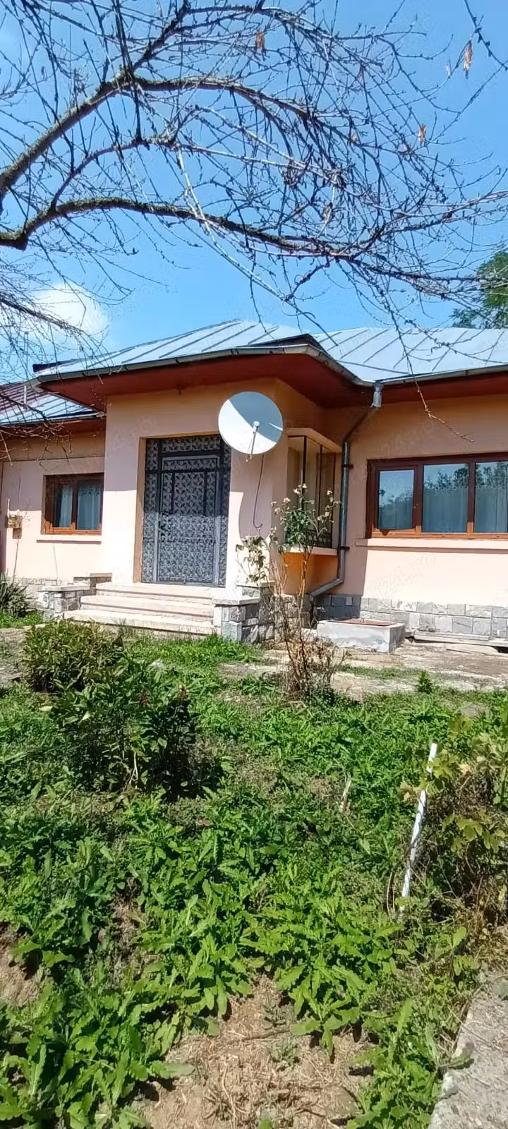 Vând casă jud. PRAHOAVA