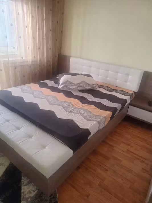 Apartament Biserica de carton