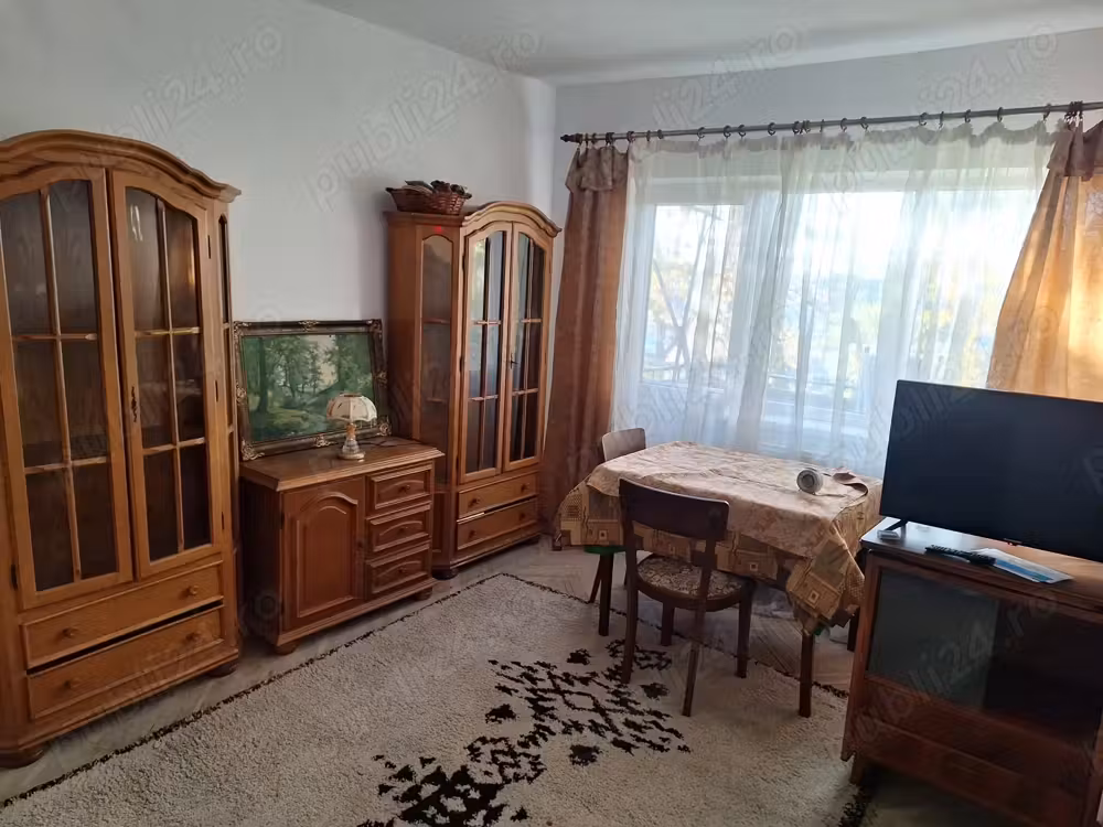 Vand apartament 3 CAMERE Focsani in zona GARII str.barsei nr.8