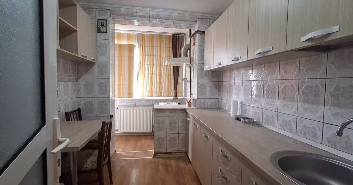 Apartament de vânzare cu 2 camere în zona Micro 16, Galați