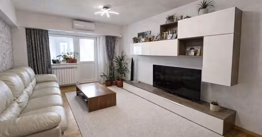 Apartament Titan