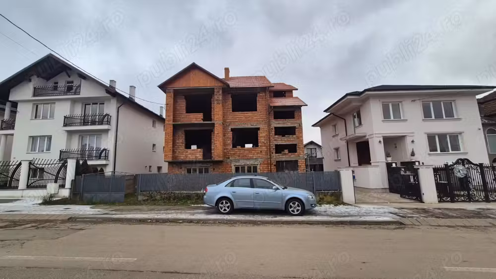 Vanzare casa si teren