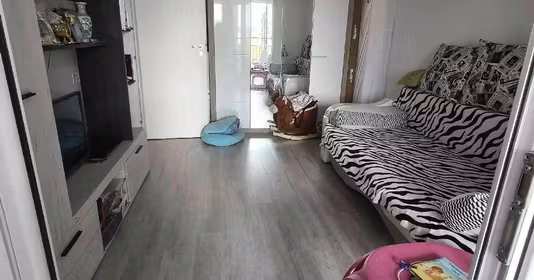 Apartament Titan