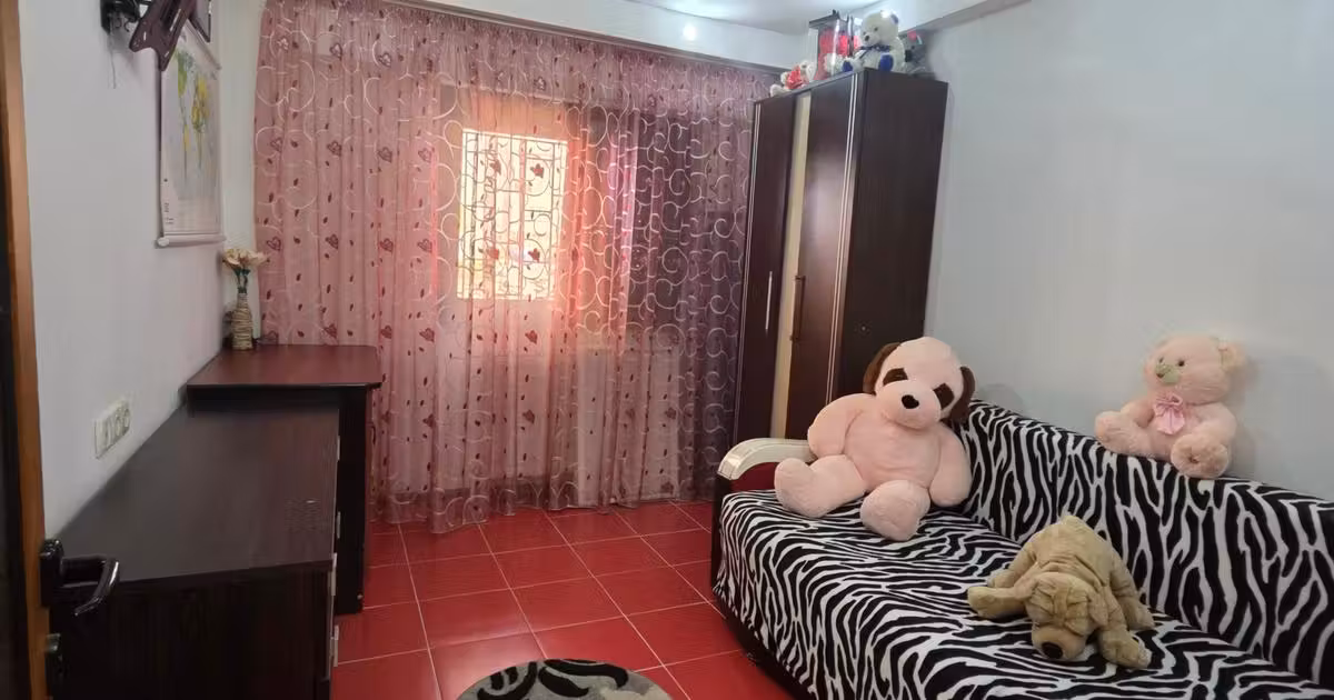 Apartament de vânzare cu 3 camere în zona Obor, Brăila