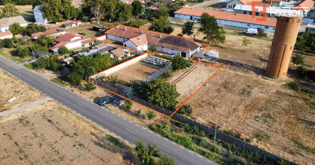 Spațiu industrial de vânzare de 382.00 mp, în Peciu Nou