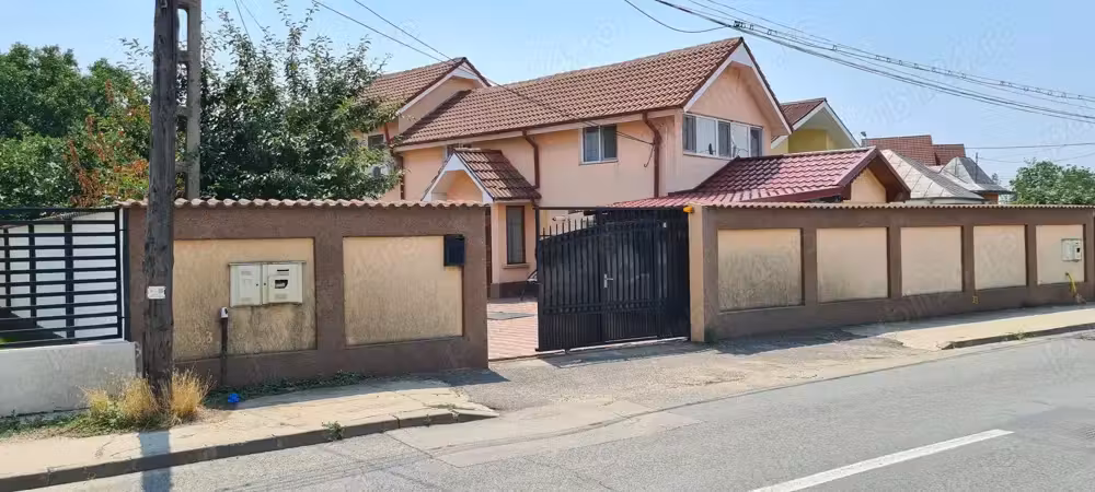 Vand  Schimb Casa 90mp zona Palatul de Justitie
