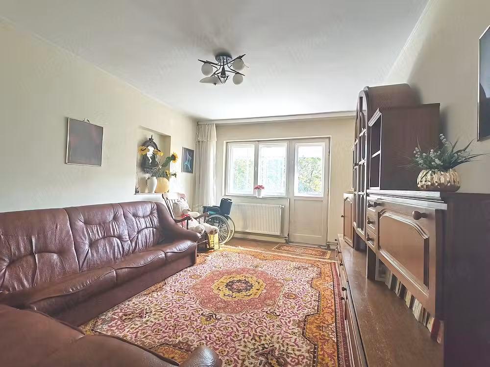 Apartament 3 camere Razboieni, confort 1, etaj 3, centrala termică